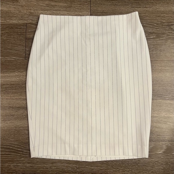 Express | Editor High Waisted Pinstripe Pencil Skirt in White w/ Black Stripes 8 - Picture 3 of 6